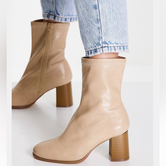 NWT/NIB GLAMOROUS 10 CAMEL/TAN STRETCH Ankle BOOT FAUX LEATHER 2” STACK HEEL - Picture 6 of 7